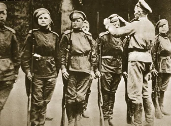 Membri del 1º Battaglione Femminile della Morte russo, 1917